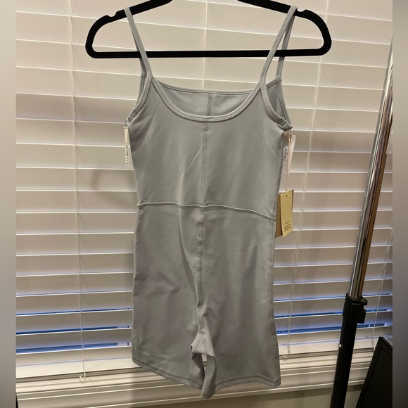 ARITZIA ROMPER - Picture 2 of 3